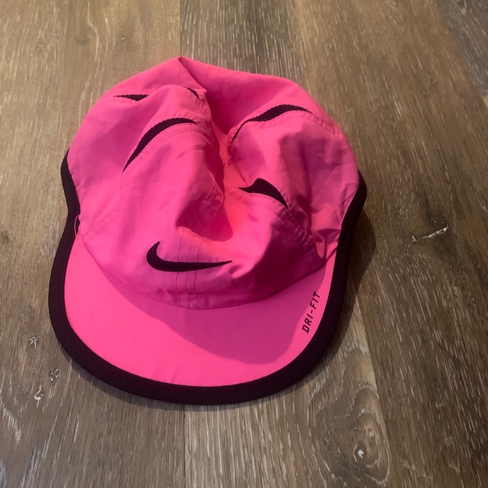 🆕 Pink Nike dri- fit hat